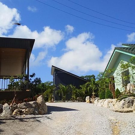 Karstvilla Motobu Exteriör bild