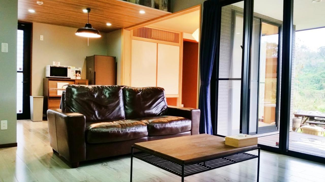 Karstvilla Motobu Exteriör bild